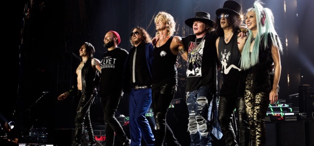 GUNS N’ ROSES' Detained At Canadian Border - “You Can Forget You Had A Fuckin’ Gun”