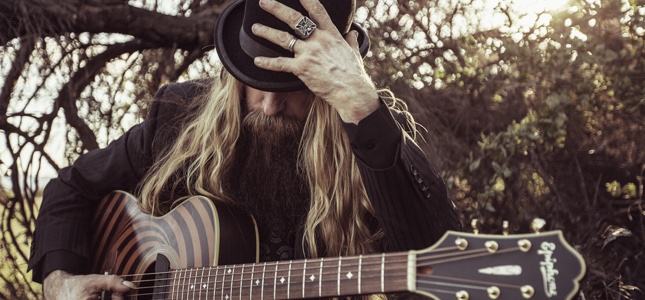 ZAKK WYLDE Back In The Shadows – “There’s A Difference Between Good Loud And Painful Loud”