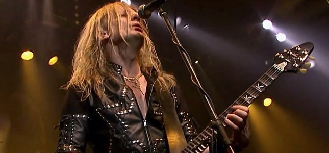 Former JUDAS PRIEST Guitarist K.K. DOWNING – "I Paid The Price But I Felt I Had To Set The Record Straight Through My Book"