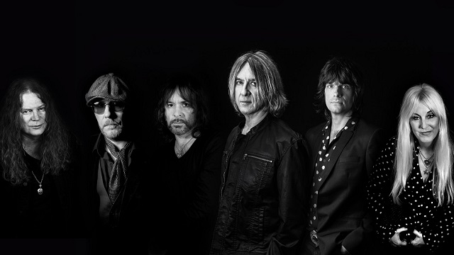 Joe Elliott On New DOWN ‘N’ OUTZ Album - “It’s To Go Back In Time To The Songs That Influenced Me Before I Joined DEF LEPPARD”