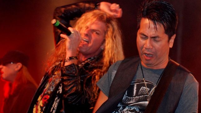 HEAVENS EDGE, BRITNY FOX - Sold Out Show in Philly: What Year Is It?