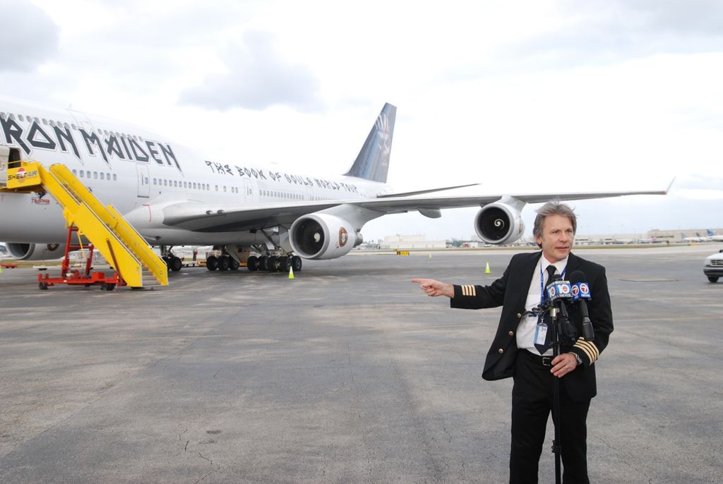 IRON MAIDEN's Ed Force One Lands In Fort Lauderdale; We ...