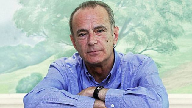 STATUS QUO’s Francis Rossi Discusses Band’s Future, Live At The Dublin 02 Arena Album, Upcoming Release Aquostic – Stripped Bare, Why The Band Failed To Catch On In North America, More In One On One With Mitch Lafon
