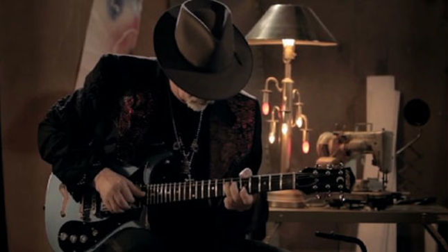 Former ALICE COOPER Guitarist STEVE HUNTER Releases Live CD / DVD; Video Trailer Streaming