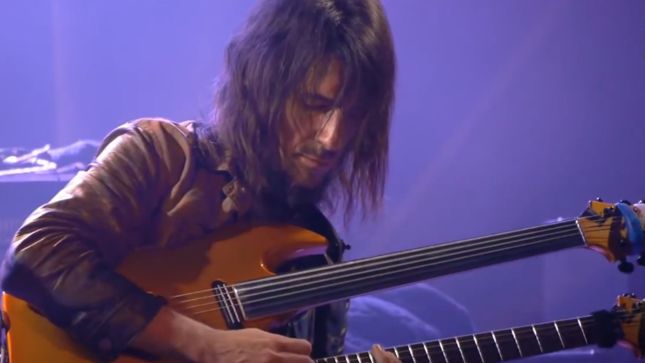 GUNS N' ROSES Guitarist Ron “Bumblefoot” Thal - "Axl Rose And I Are Two Different People With Two Different Lives And Two Totally Different Sets Of Hurdles To Jump Over..."