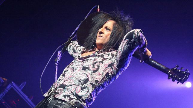 Guitarist STEVE STEVENS Talks About Reuniting With BILLY IDOL, Working With VINCE NEIL, Declining DAVID LEE ROTH Gig; Audio