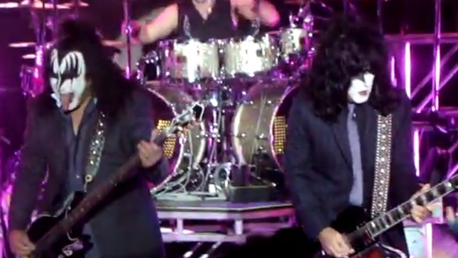KISS Kruise IV Fan-Filmed Live Video Posted; Band Hits The Stage Dressed To Kill 