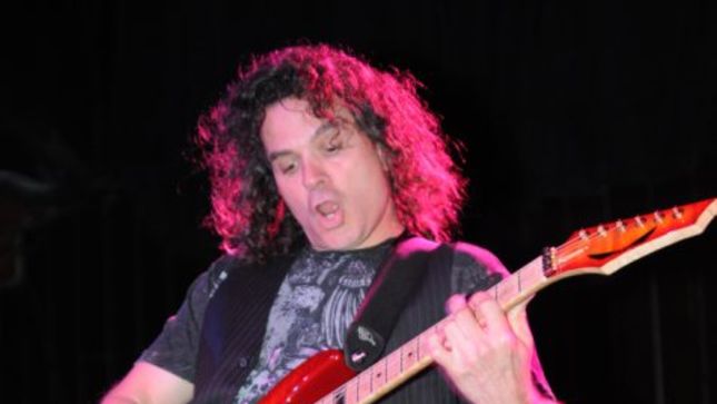 VINNIE MOORE Talks Past, Present And Future In New Audio Interview