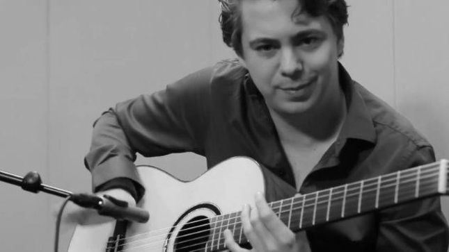 THOMAS ZWIJSEN - Video Of IRON  MAIDEN's "Run To The Hills" On Classical Guitar