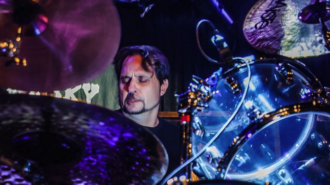DAVE LOMBARDO Talks Split With SLAYER - "Shortly After That, Rick Rubin Was Contacting Me And Telling Me To Go Back To The Band"