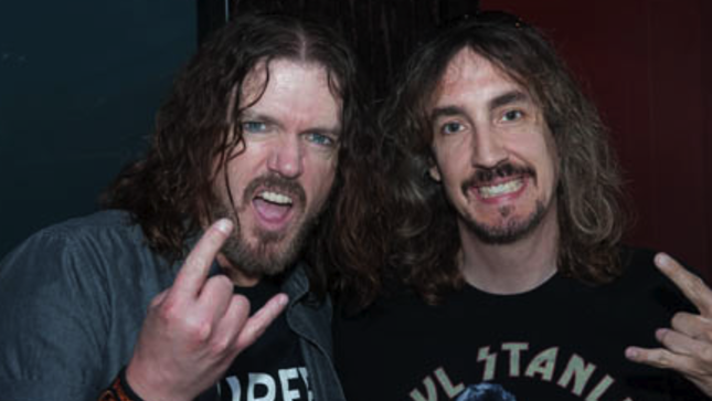 GUNS N' ROSES Keyboardist Dizzy Reed Talks THE DEAD DAISIES And HOOKERS N' BLOW In New Backstage Axxess Interview  