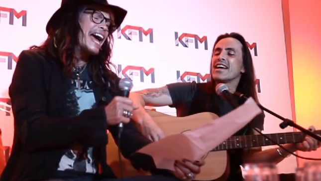 KINGS OF CHAOS - Steven Tyler And Nuno Bettencourt Play EXTREME's "More Than Words" At Cape Town Press Conference; Video
