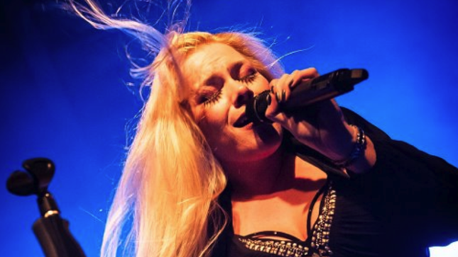 AMANDA SOMERVILLE Checks In From AVANTASIA Tour - “I Just Finalized A New Contract With My Record Company To Release A New TRILLIUM Album”
