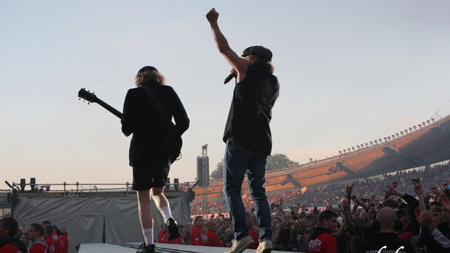 AC/DC - Shows In London, Dublin Sell Out In Minutes; Zurich Gig Sets Record Despite Scalpers “Pissing Off” Fans