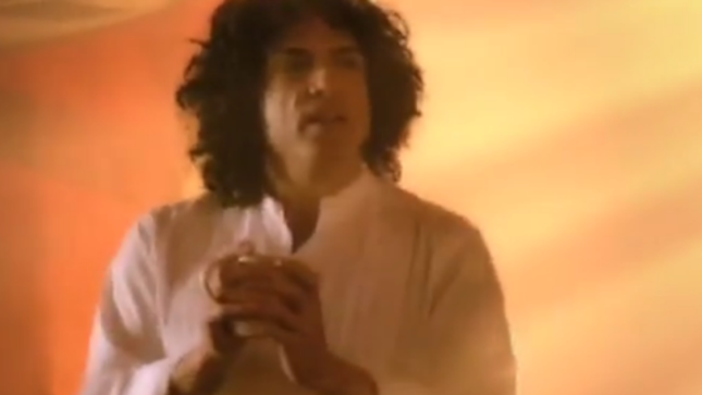 PAUL STANLEY's "Lost" Folgers Coffee Commercial Surfaces On YouTube 