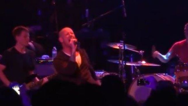 COREY TAYLOR Covers ALICE IN CHAINS With ROYAL MACHINES; Fan-Filmed Video