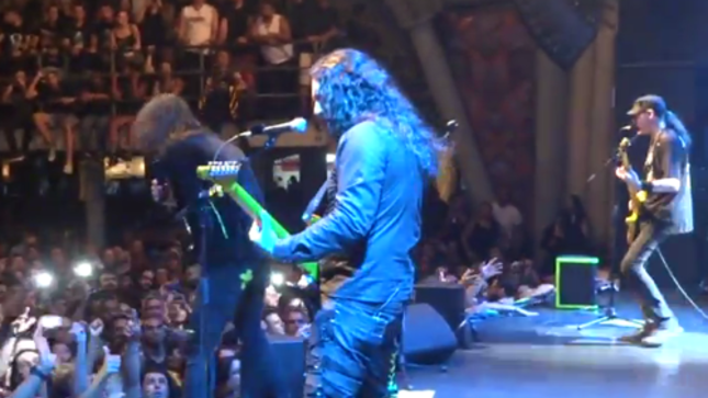 STRYPER Perform "Winter Wonderland" Live In Rio de Janeiro; Side-Stage Footage Available