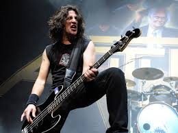 ANTHRAX' Frank Bello Gives Update On Writing For Next Album, Chile On Hell DVD And More In New Audio Interview