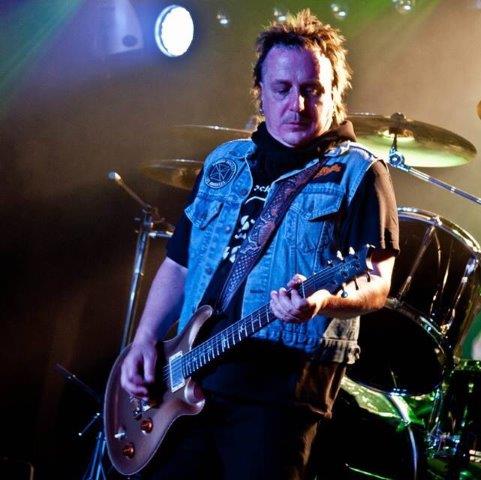 RHINO BUCKET Frontman To Join HELLION As Rhythm Guitarist On Upcoming Tour
