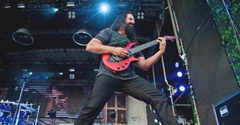 Dream Theater Guitarist John Petrucci Looks Back On Falling Into Infinity The Label Didn T Have An Influence On The Album Bravewords