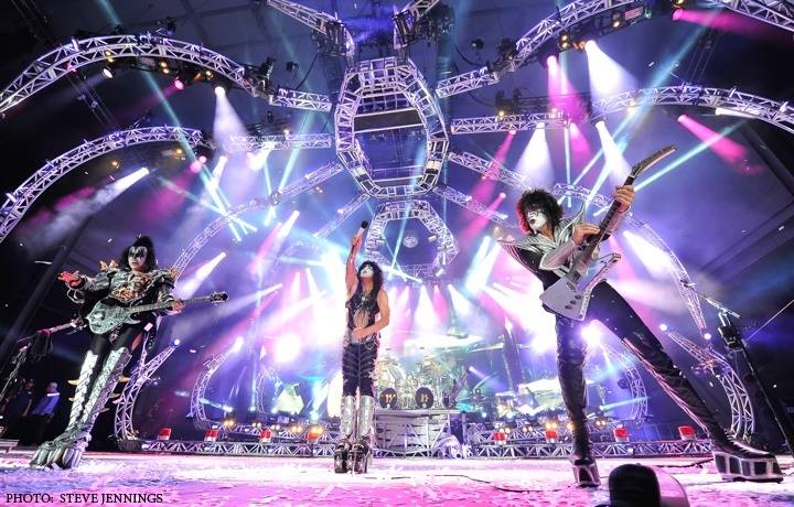 KISS Frontman Paul Stanley - "Mystique Is Healthy; To Glamorize And Fantasize Is A Good Thing"
