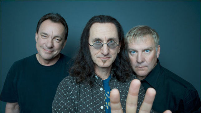 GEDDY LEE Talks RUSH Legacy - "An Identifiable Living Thing Dependent And Interdependent And Connected To The Three Goofs In That Band"