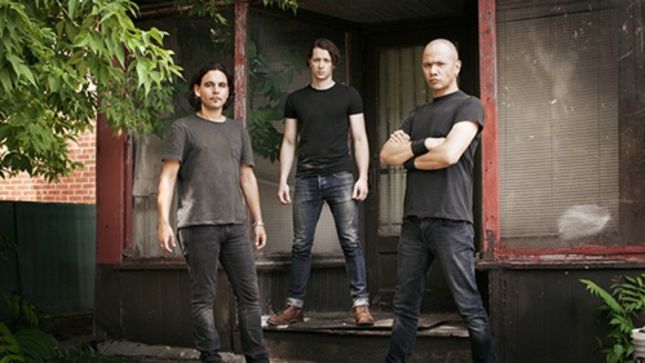 DANKO JONES Announce Private Party At Hard Rock Café In Toronto Release Of Fire Music; Details Revealed 
