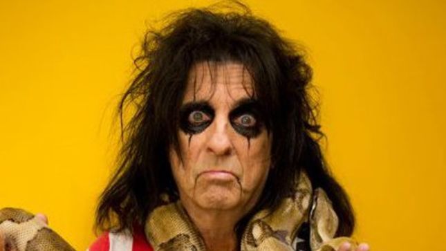 ALICE COOPER Guests On Eddie Trunk Live - Forthcoming Covers Album "In The Can, And We're Starting To Write For The Next Album"
