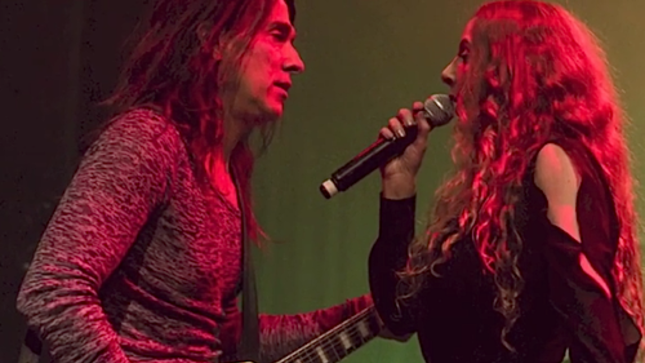 Former MEGADETH Guitarist JEFF YOUNG, Vocalist SHERRI Post More Live Footage From Las Vegas Show