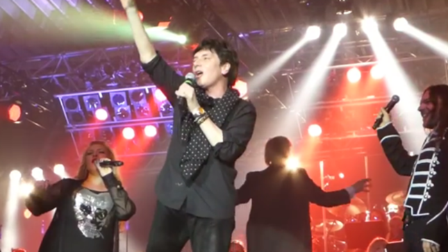 MR. BIG Frontman ERIC MARTIN Live On Stage With ROCK MEETS CLASSIC In Germany - Fan-Filmed Video Online 