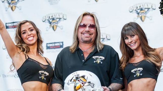 MÖTLEY CRÜE’s Vince Neil To Sing National Anthem For First Las Vegas Outlaws Game