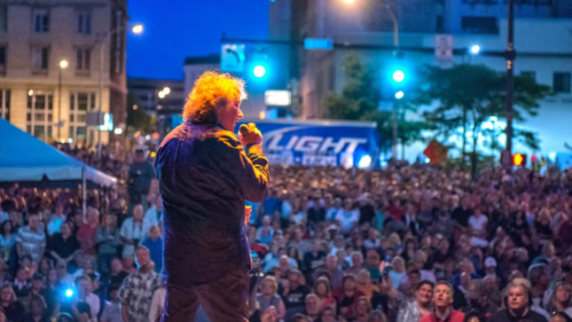 Vocalist LOU GRAMM To Rejoin FOREIGNER For Guest Appearance On 40th Anniversary Tour