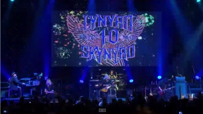 LYNYRD SKYNYRD – Videos Of GREGG ALLMAN Performing “Tuesday’s Gone” And JASON ISBELL Performing “I Know A Little” From One More For The Fans Streaming
