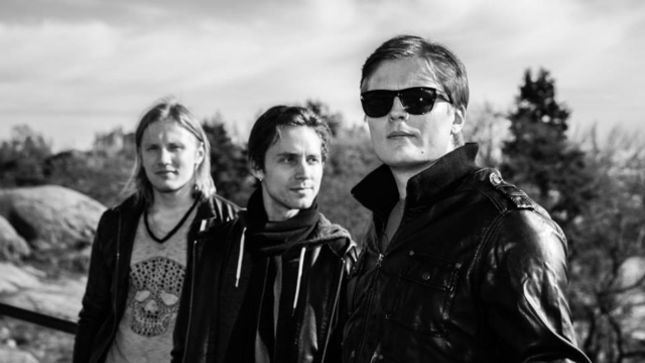 SKY OF FOREVER Featuring STRATOVARIUS, TRACEDAWN Members Streaming “Divine” Single