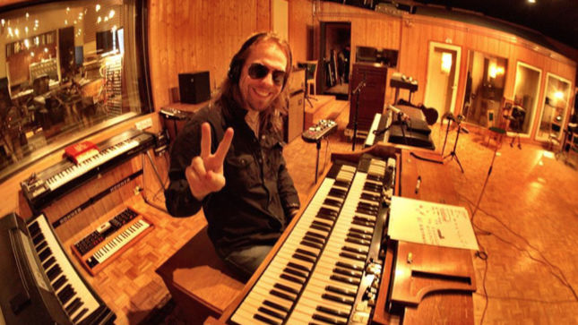 AMORPHIS Keyboardist Santeri Kallio On Working With Producer JENS BOGREN - “He Was Always Shouting ‘Give Me More Energy’”; Audio