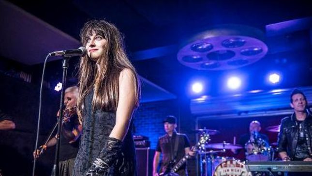 GABBIE RAE Covers ALANIS MORISSETTE Hit "Uninvited" With Full Band At  Lucky Strike Live Jam Night In Hollywood; Video Available
