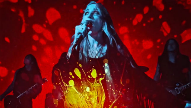HUNTRESS Vocalist JILL JANUS Looks Forward To 2016 - “I've Seen Some Heavy Shit And I'm Just Stoked To Be Alive... The Vultures Can Wait”