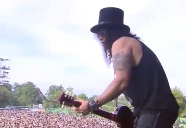 SLASH Featuring MYLES KENNEDY AND THE CONSPIRATORS Perform At Hellfest 2015 In France; Pro-Shot Video Of Full Show