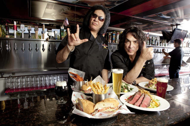 PAUL STANLEY Talks Rock & Brews Restaurant Chain - "You Don’t Have To Eat Cardboard Pizza Served By Somebody Dressed As A Rat"