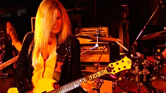 LITA FORD Says ROBERT PLANT Asked Her To Replace John Paul Jones In LED ZEPPELIN - “He Asked Me If I Could Play Bass”