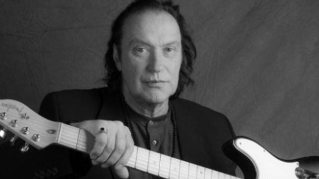 THE KINKS Guitarist DAVE DAVIES Featured In Raw & Uncut 2010 Video Interview With SAM DUNN - "If It Wasn't For This Guy There Would Be No SLAYER"