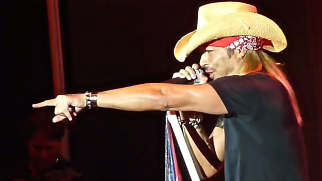 BRET MICHAELS Visits Fan Suffering Spinal Injury In Hospital