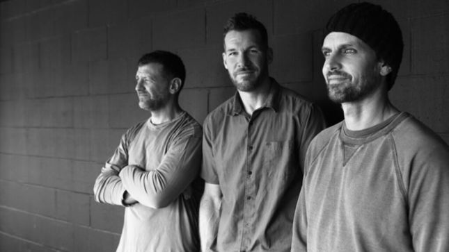 RAGE AGAINST THE MACHINE Bassist TIM COMMERFORD Launches New Band WAKRAT; “Knucklehead” Video Streaming; Tour Dates Announced