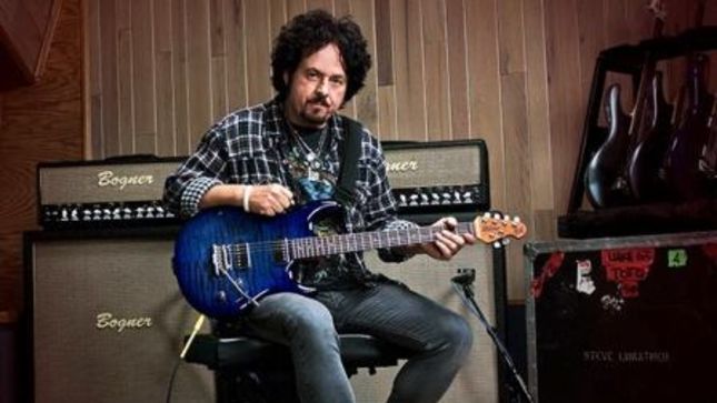 TOTO Guitarist STEVE LUKATHER - "We're Working On New Material"