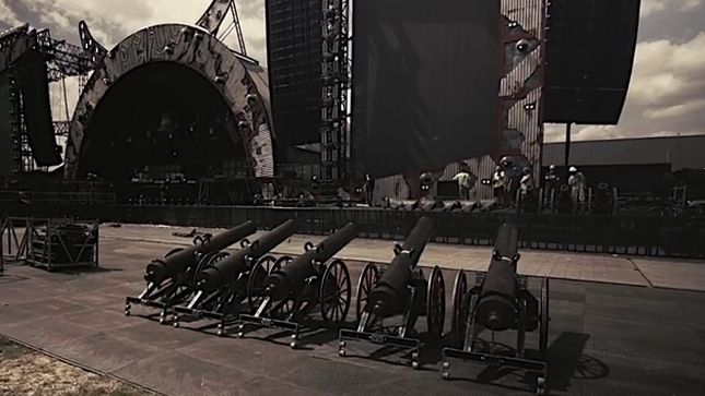 Video: AC/DC Loading The Cannons In Prague
