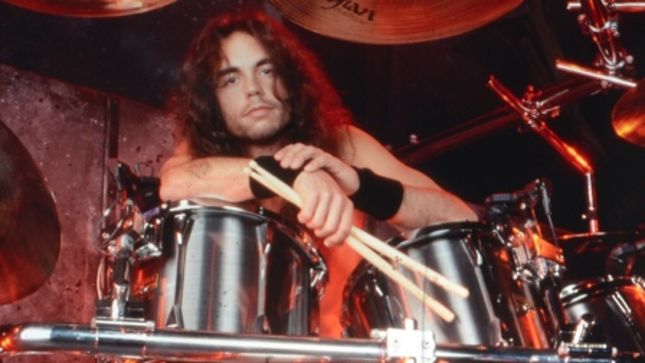 Former MEGADETH Guitarist JEFF YOUNG Paying Tribute To NICK MENZA On This Week's Episode Of Music Without Boundaries Radio Show