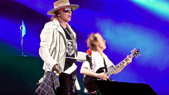 Report: AXL ROSE Wants To Stay On As AC/DC Frontman After Current Tour
