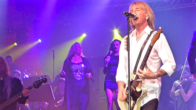 STATUS QUO Guitarist RICK PARFITT Died For Three Minutes After Heart Attack; Saved By Doner Kebab
