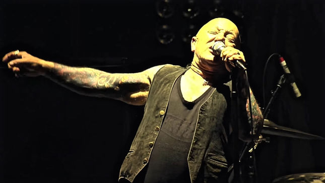ROSE TATTOO Singer ANGRY ANDERSON On AC/DC’s Replacement For BRIAN JOHNSON - “I Thought It Was Obvious It Would Be AXL... The Other Singer I Thought It May Be Would Be SAMMY HAGAR"