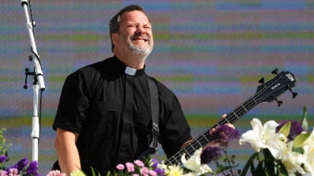FAITH NO MORE Bassist BILLY GOULD - "Metal And Rock N' Roll Is About Freedom And Pleasure; It's A Community Thing"